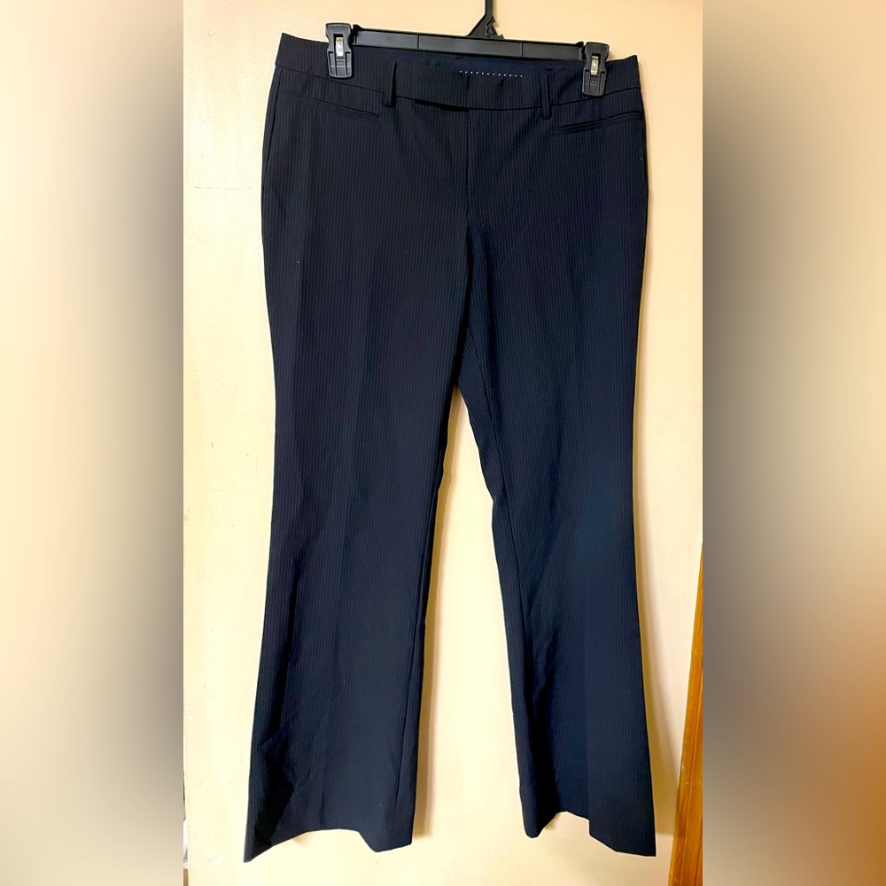 GAP Modern Boot Cut Women’s Slacks Black Pinstripe Pants Office Business Attire